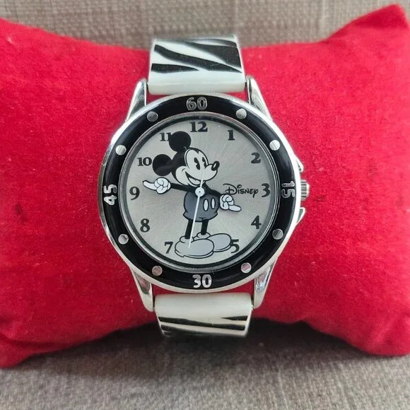 Disney Minnie Mouse Wristwatch White Rubber Band Analog Wrist Watch Accutime - Picture 3 of 11